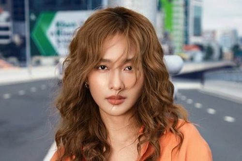 Khả Ngân liên tục đăng bài buồn bã suy tư, liệu có liên quan đến Thanh Sơn?