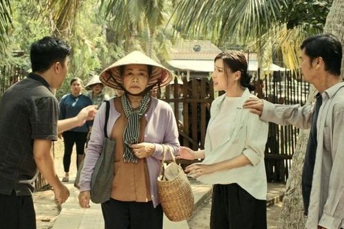 Phim do Nhà nước đầu tư: Gập ghềnh con đường ra rạp