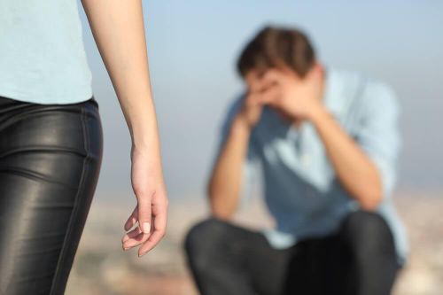 Có nên cho nhân viên 'nghỉ làm để chữa thất tình'?