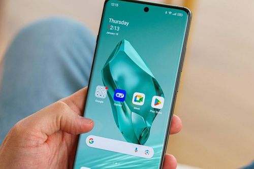 Hé lộ thông số màn hình của OnePlus 13