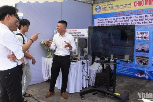 Khai mạc Festival Sáng tạo trẻ và triển lãm Khoa học Công nghệ sinh viên Đà Nẵng năm 2024