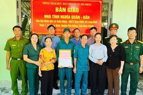 Bình Phước bàn giao nhà 'Tình nghĩa quân- dân'