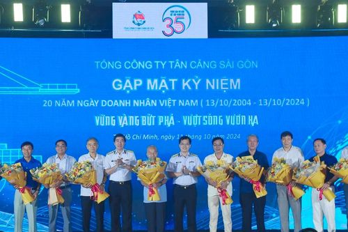 Tân cảng Sài Gòn quyên góp 7 tỷ đồng Quỹ phụng dưỡng suốt đời Mẹ Việt Nam anh hùng, thân nhân liệt sĩ và vì Trường Sa thân yêu