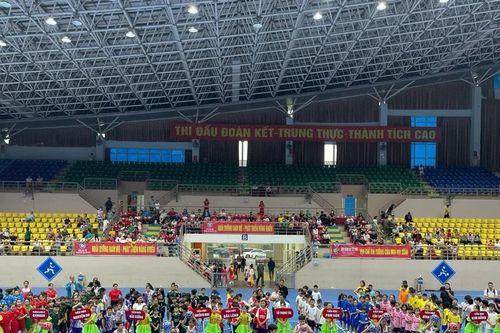 Học sinh Lào Cai hào hứng 'Tranh Cúp tiểu học Bắc Lệnh mở rộng'