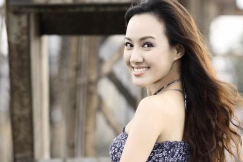 Sao Việt: Ca sĩ Hồ Ngọc Hà cuốn hút với thần thái sang chảnh, diễn viên Quốc Trường lại 'thả thính'