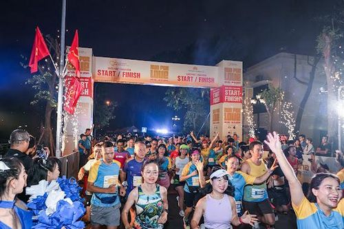 Vietnam Airlines tổ chức thành công giải chạy Run For Love 2024