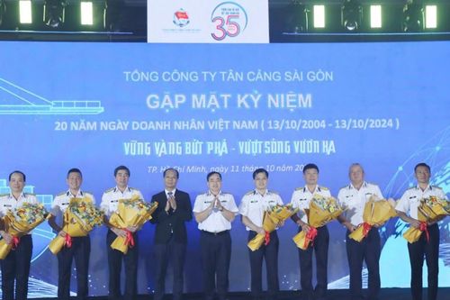 Doanh nhân Tân cảng Sài Gòn 'Vững vàng bứt phá - Vượt sóng vươn xa'