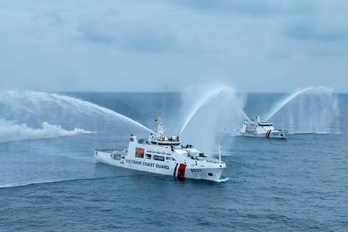 Cảnh sát biển Việt Nam - Indonesia luyện tập chung trên biển