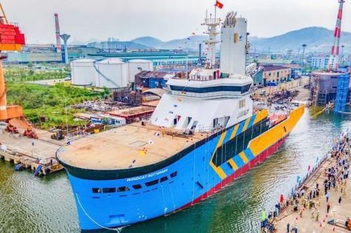 Việt Nam lần đầu hạ thủy thành công tàu dịch vụ điện gió xuất khẩu sang Hà Lan