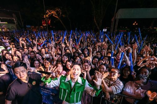 Rhyder làm nghìn fan mê hoặc, Anh Tú nhắn người trẻ 'ngã ở đâu đứng lên ở đó'