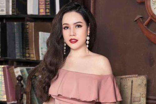 'Nữ diễn viên lùn nhất Việt Nam' công khai yêu tỷ phú người Tây 1m9 sau 9 tháng ly hôn