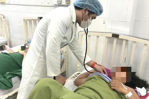 Đang trên đường về quê, thai phụ bất ngờ xuất huyết nguy kịch