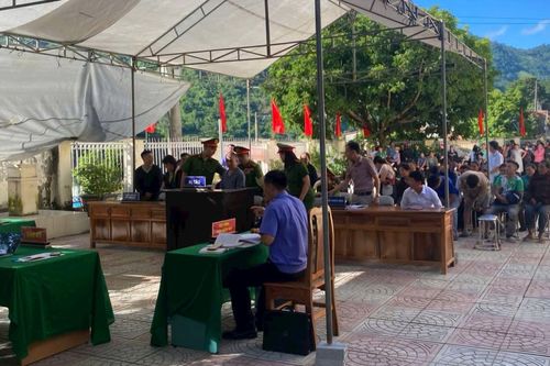 Gần 12 năm tù cho kẻ mua 'cái chết trắng' từ Lào về