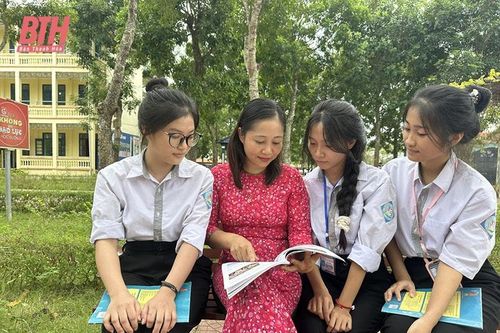 Cô giáo 'truyền lửa' đam mê học môn Lịch sử cho học sinh