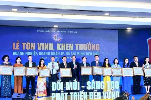 TP. Hồ Chí Minh tôn vinh gần 200 doanh nhân, doanh nghiệp tiêu biểu năm 2024