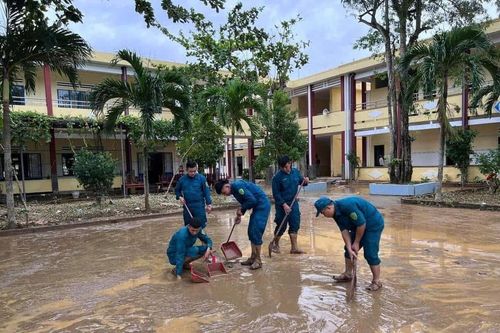 An toàn trường học mùa mưa bão