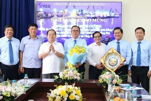 Phó bí thư Tỉnh ủy Quản Minh Cường thăm doanh nghiệp nhân Ngày Doanh nhân Việt Nam