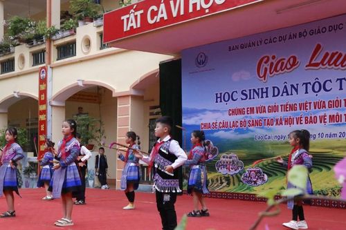 Giao lưu học sinh dân tộc thiểu số