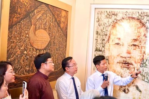 Đưa tác phẩm về Bác Hồ triển lãm ở TP. Hồ Chí Minh