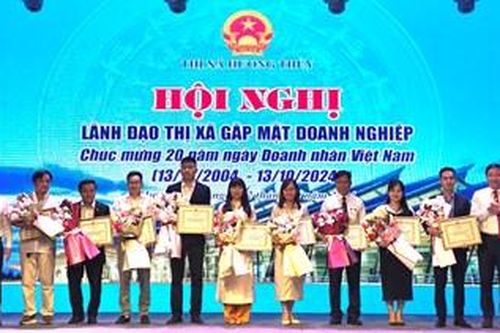 Hương Thủy gặp mặt đại diện hơn 200 doanh nghiệp, công ty, hợp tác xã
