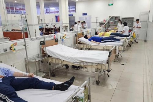 Vụ nghi ngộ độc thực phẩm tại Trường THPT Lê Quý Đôn: Yêu cầu tạm ngừng hoạt động căng tin