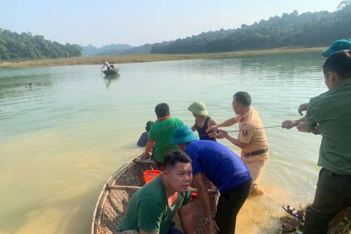 Rủ nhau chèo thuyền, 2 học sinh lớp 9 bị đuối nước