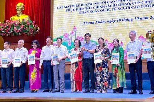 Quận Thanh Xuân biểu dương người cao tuổi tiêu biểu