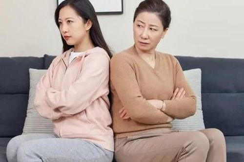 Nỗi khổ của mẹ chồng thời 4.0