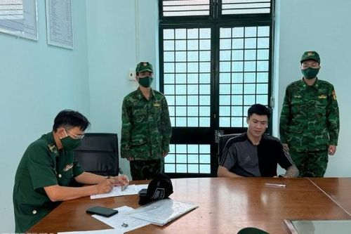 Phát hiện đối tượng bị truy nã khi làm thủ tục nhập cảnh từ Campuchia