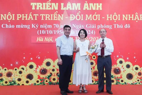 Bế mạc triển lãm ảnh 'Hà Nội Phát triển - Đổi mới - Hội nhập'