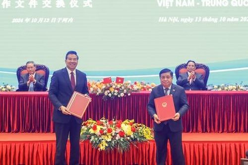 Việt Nam - Trung Quốc trao 10 văn kiện hợp tác quan trọng