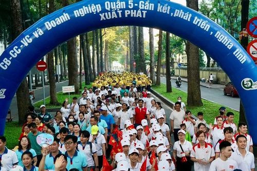 Đi bộ ngày doanh nhân gây quỹ gần 3,1 tỷ đồng
