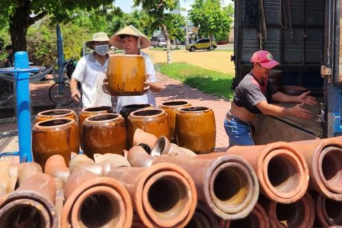 Phố gốm sứ Lái Thiêu vào mùa