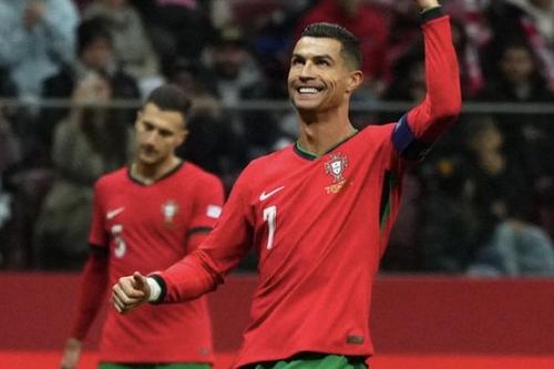Ronaldo ghi bàn, Bồ Đào Nha thắng kịch tính trước Ba Lan