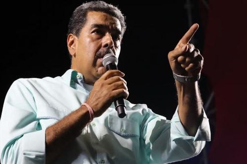 Venezuela hủy hộ chiếu của hàng chục nhà báo