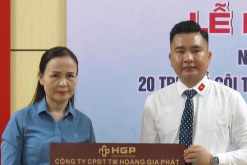 Tâm hướng thiện của doanh nhân làm 'bố đỡ đầu' cho hàng trăm đứa trẻ