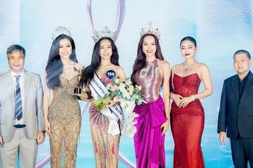 Nữ sinh năm nhất đăng quang Hoa khôi Đại học FPT Cần Thơ