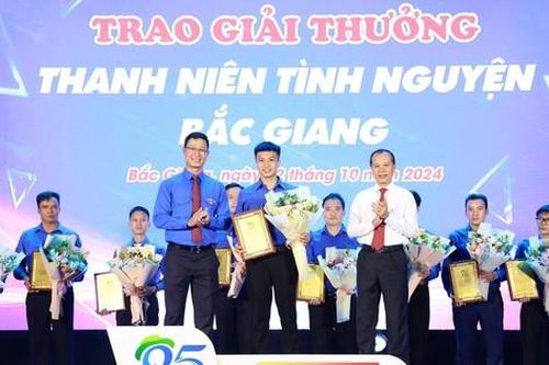 Bắc Giang tôn vinh thanh niên sống đẹp