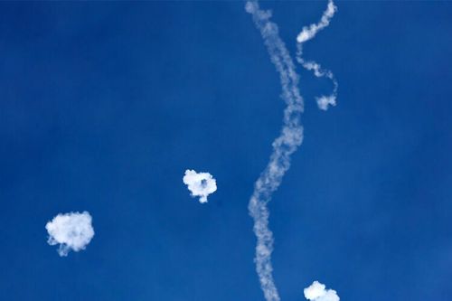 Hezbollah nã 320 tên lửa vào Israel, Tel Aviv nói về việc 'cấm cửa' lãnh đạo LHQ