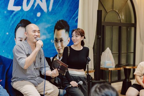Tiến Luật fan meeting mừng sinh nhật, bà xã Thu Trang xuất hiện thu hút sự chú ý