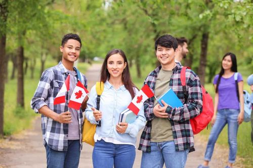 Canada siết chặt tiếp nhận sinh viên nước ngoài: Những biện pháp mới cần thiết