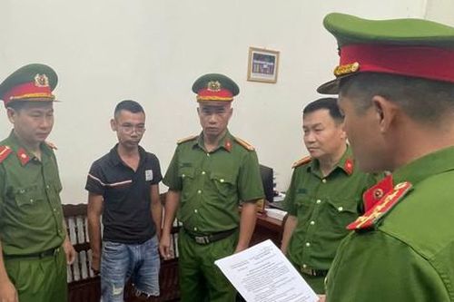 Khởi tố đối tượng dắt trộm chó cảnh tại trụ sở UBND xã