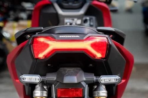 Honda xác nhận trình làng 'SH phiên bản đi phượt' mới: Đẹp long lanh, có phanh ABS, giá cạnh tranh