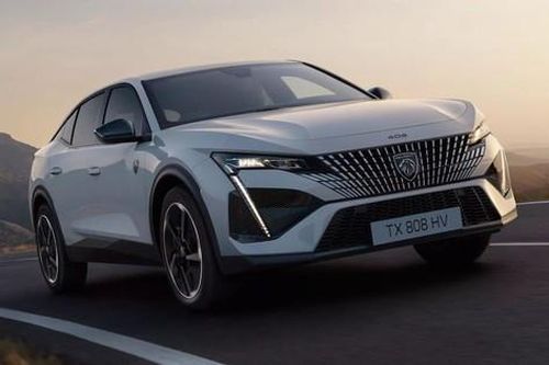Peugeot E-408 vừa ra mắt có thể di chuyển 453km sau một lần sạc