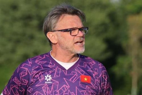 HLV Troussier làm dậy sóng sau trận Việt Nam hòa Ấn Độ