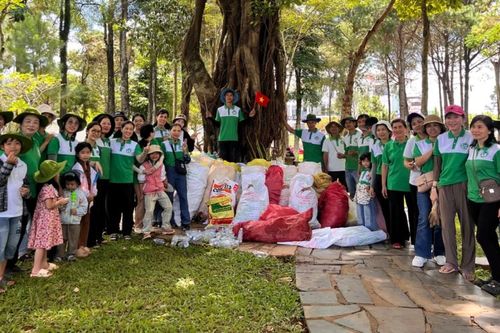 Hành động đẹp sau chương trình Chung kết Đường lên đỉnh Olympia tại điểm cầu Gia Lai