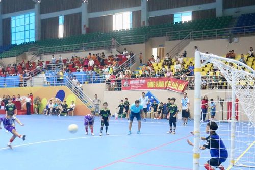 Đội futsal Tiểu học Nguyễn Du vô địch cúp Tiểu học Bắc Lệnh