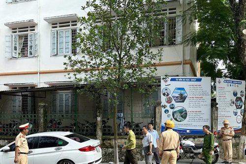 Sẽ xử lý nghiêm phương tiện vi phạm ở các cổng trường học