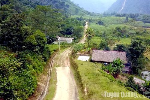Tập trung khắc phục tình trạng hư hỏng, xuống cấp tuyến đường từ Hồng Quang đi Bình An