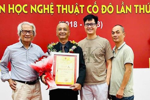 Nhạc sĩ Lê Quang Vũ & 'Thành phố xanh bên dòng Hương giang'